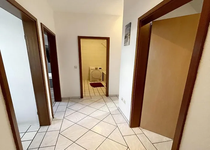 דירה Modern And In *